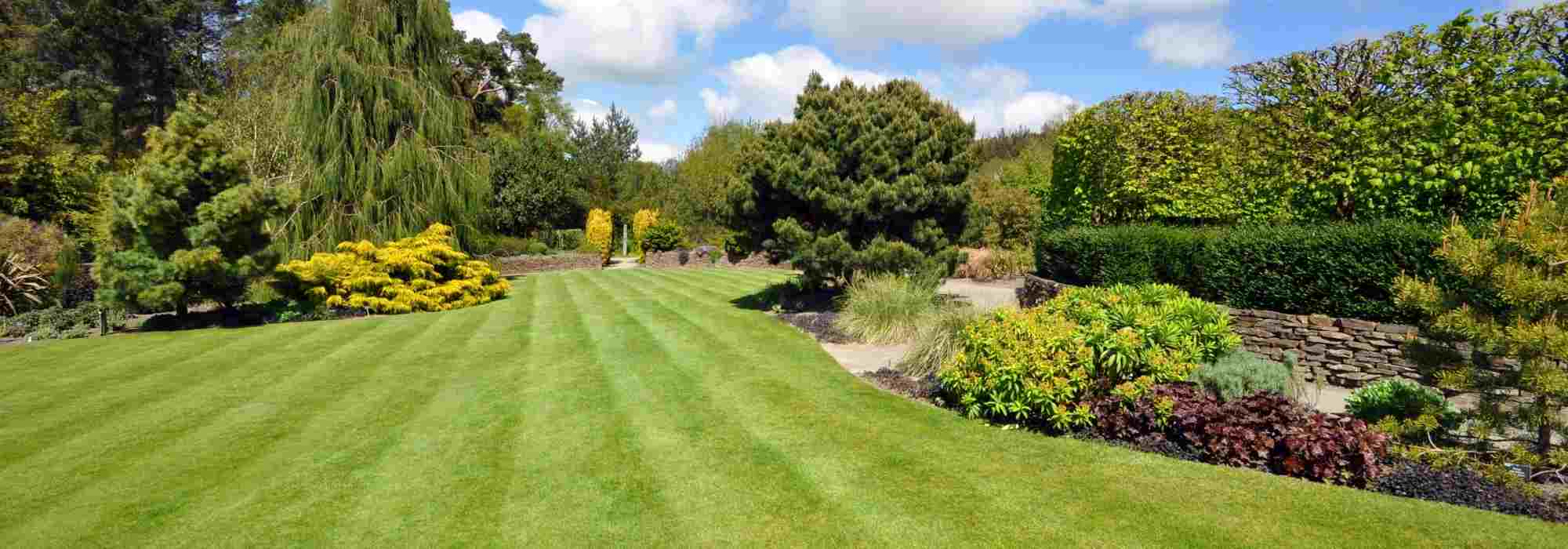 Flat garden design ideas